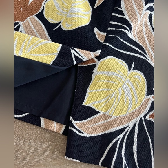 Ann Taylor Floral Tapestry Pencil Skirt Petite SZ 2 - Picture 6 of 6